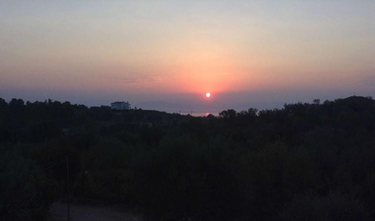 Villa Sunrise Apartment Γουβιά Εξωτερικό φωτογραφία